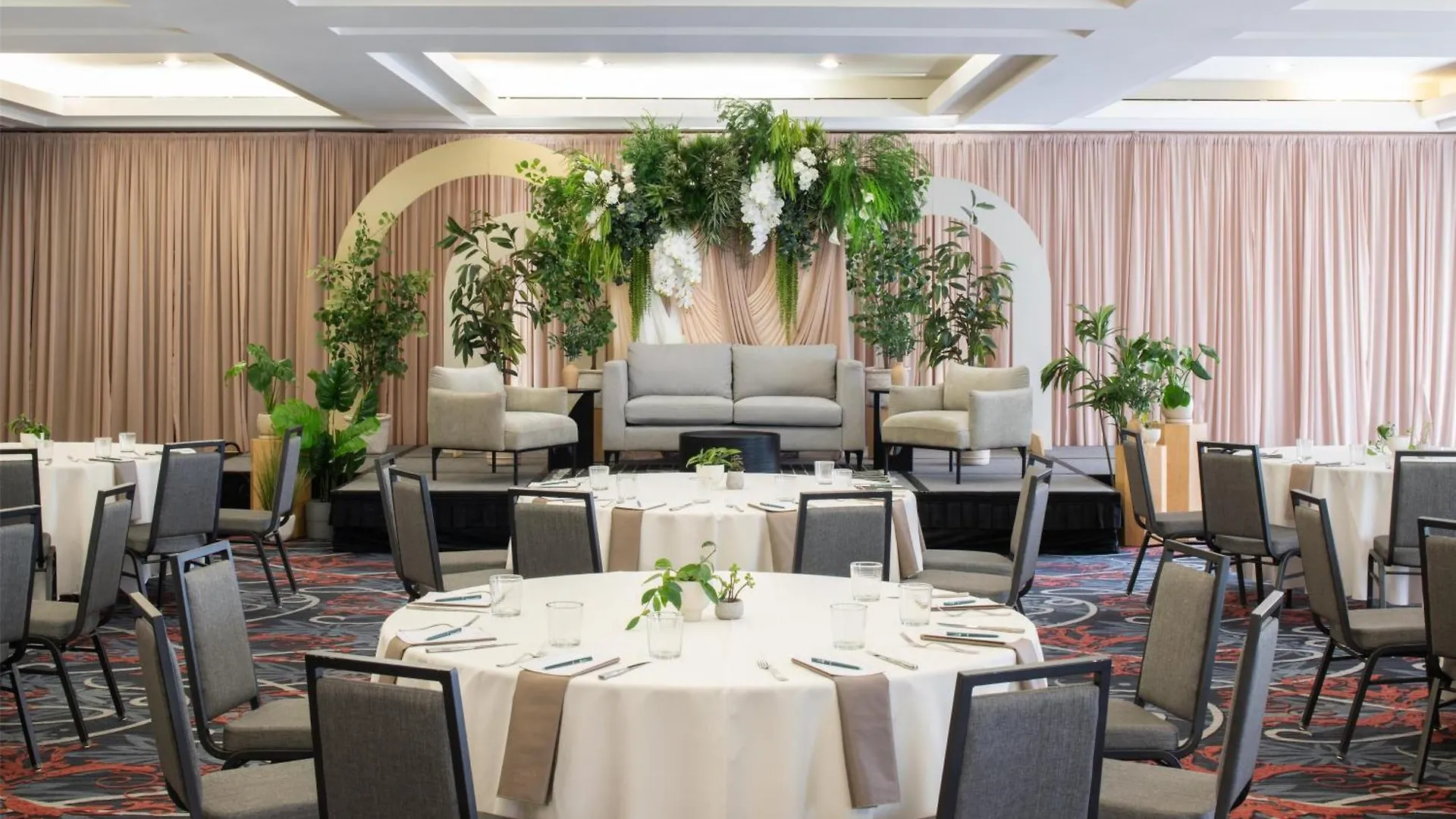 Hotel Embassy Suites By Hilton Portland Downtown