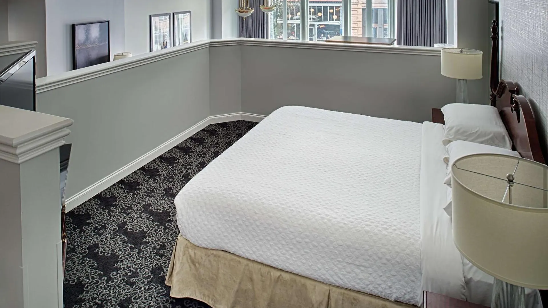 Embassy Suites By Hilton Portland Downtown Hotel