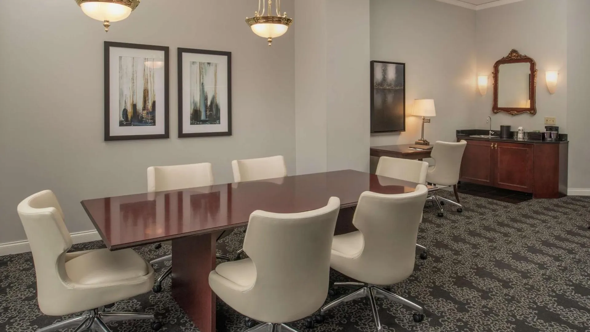 Embassy Suites By Hilton Portland Downtown 4*,