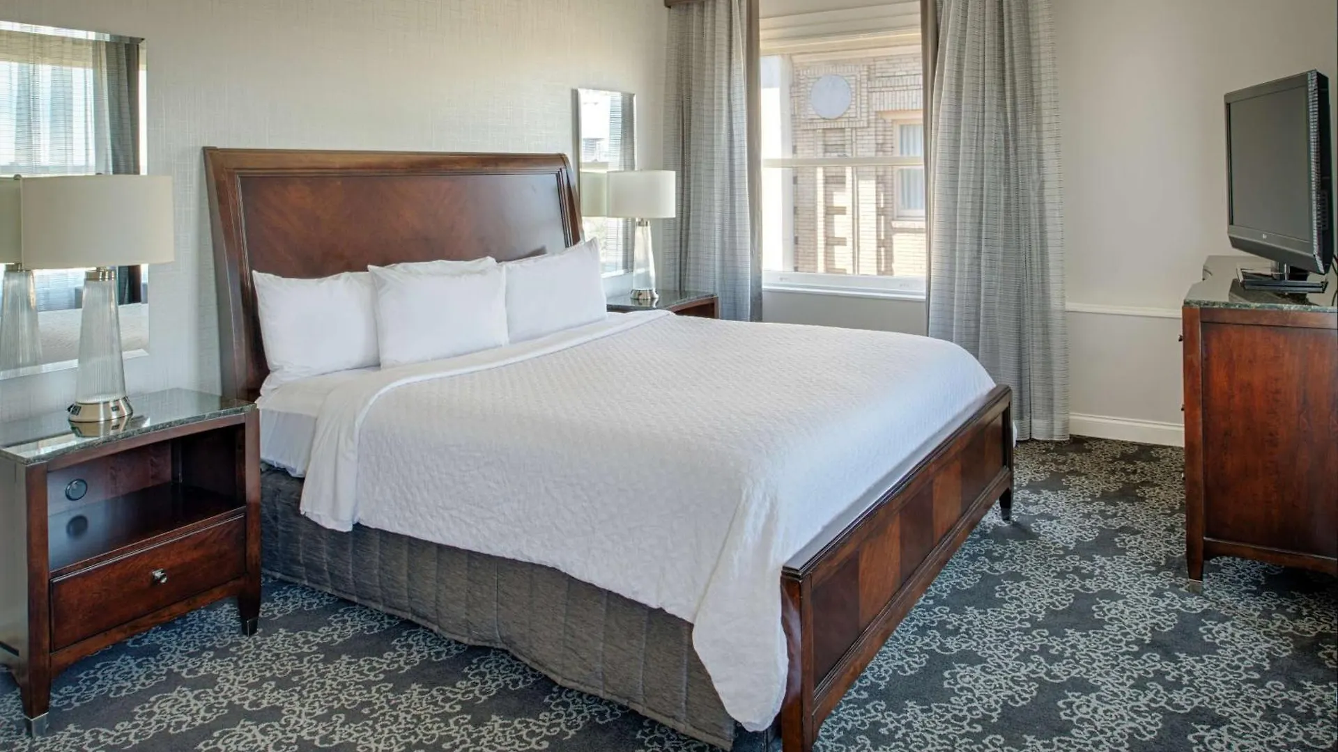 Embassy Suites By Hilton Portland Downtown Hotel