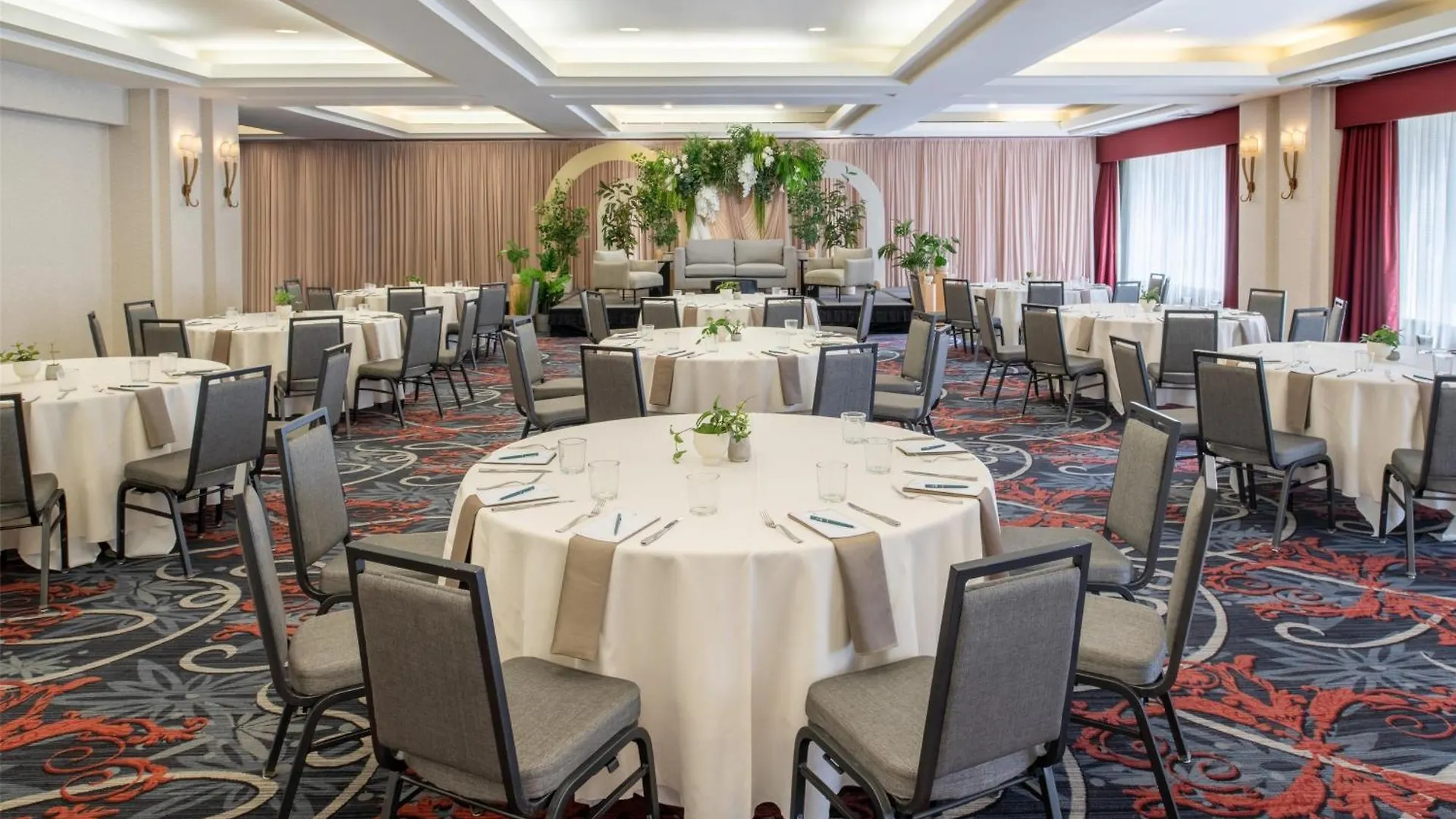 Embassy Suites By Hilton Portland Downtown Hotel
