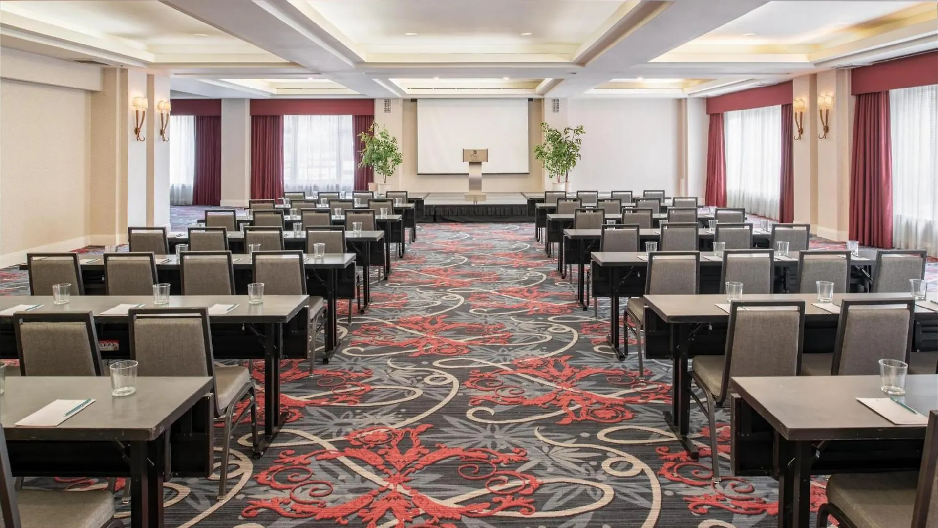 Embassy Suites By Hilton Portland Downtown Hotel